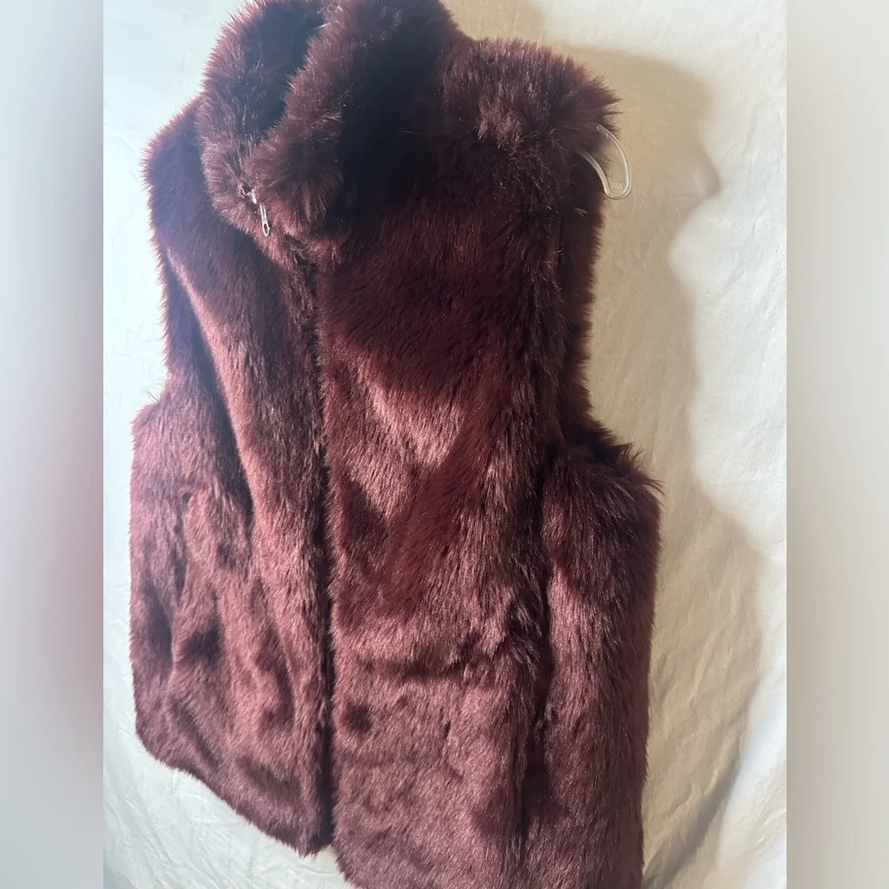 J.Crew Faux Fur Vest Burgundy Zip Front Size Small Luxe Winter Layer